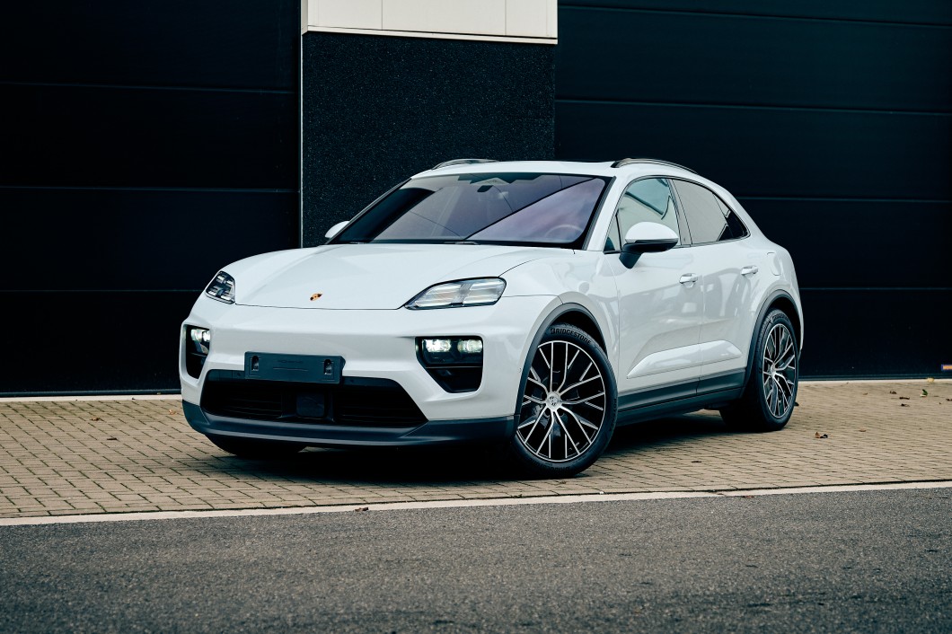 Porsche Macan 4 'Electric' | JP Racing